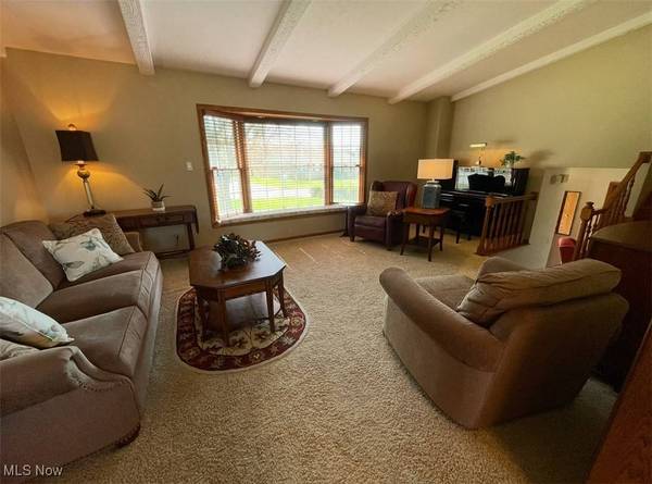 211 Greentree DR, St. Clairsville, OH 43950