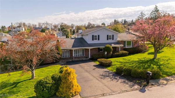 211 Greentree DR, St. Clairsville, OH 43950