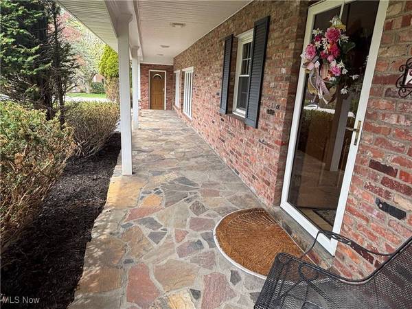 211 Greentree DR, St. Clairsville, OH 43950