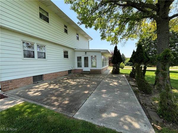 246 Harbel DR, St. Clairsville, OH 43950