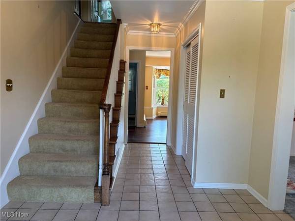 101 Debbie LN, St Clairsville, OH 43950