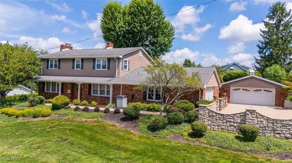 101 Debbie LN, St Clairsville, OH 43950