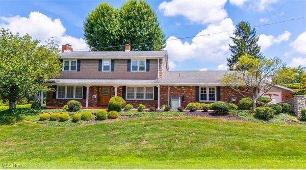 101 Debbie LN, St Clairsville, OH 43950