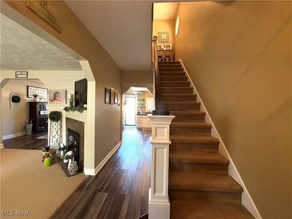 1027 Zane HWY S, Martins Ferry, OH 43935