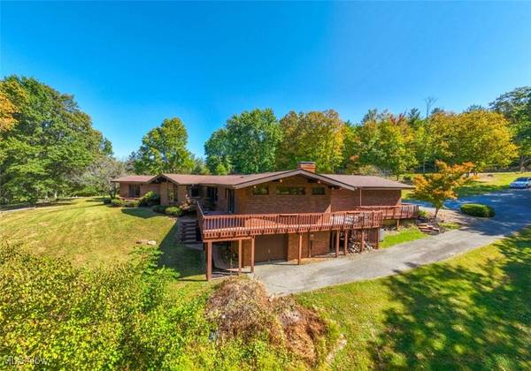 67210 Country Club RD, St Clairsville, OH 43950