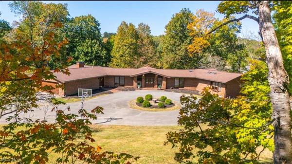 67210 Country Club RD, St Clairsville, OH 43950