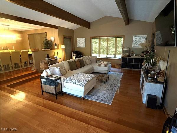 67210 Country Club RD, St Clairsville, OH 43950