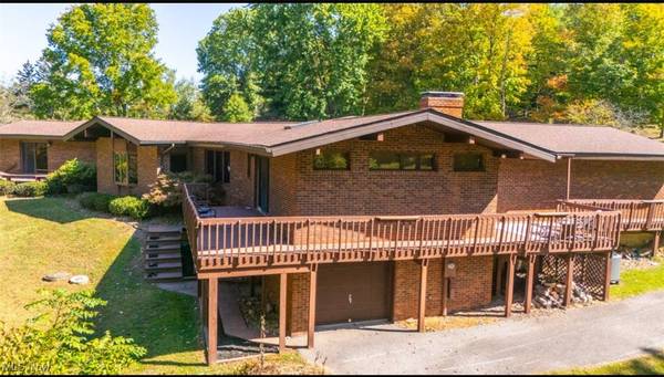 67210 Country Club RD, St Clairsville, OH 43950