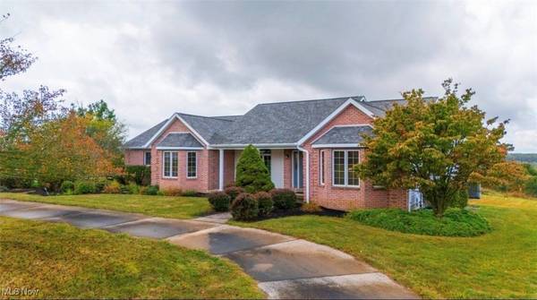 69210 Bluebird DR, St Clairsville, OH 43950