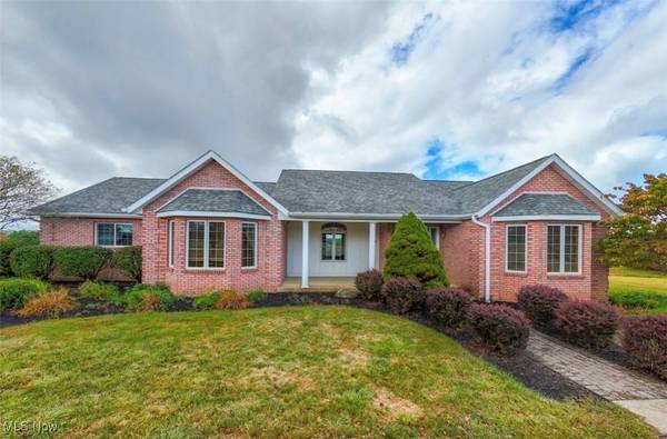 69210 Bluebird DR, St Clairsville, OH 43950