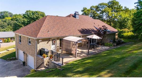 47728 Morningside DR, St Clairsville, OH 43950