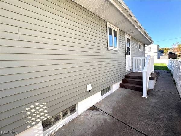 439 W 45th ST, Shadyside, OH 43947