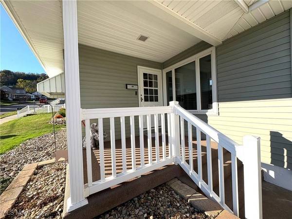 439 W 45th ST, Shadyside, OH 43947