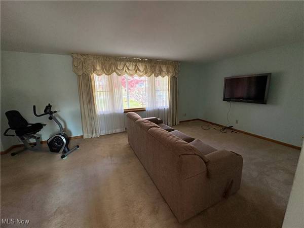 50382 Cindy DR, St Clairsville, OH 43950