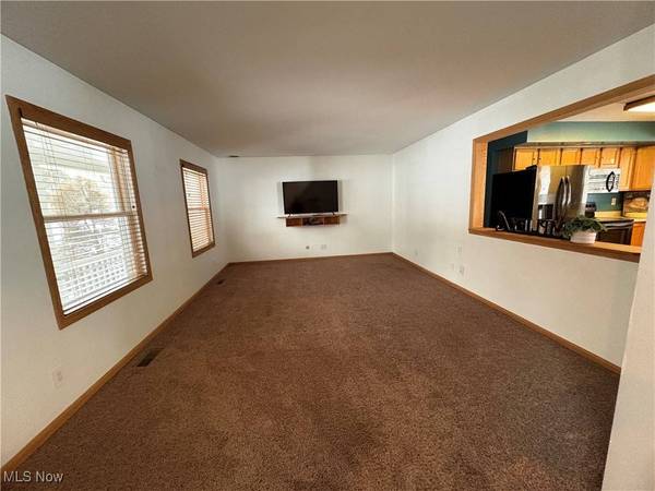 209 Maple AVE, St Clairsville, OH 43950