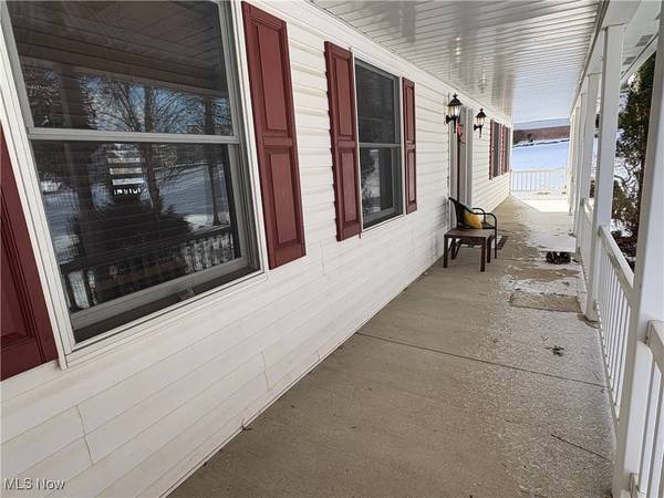 209 Maple AVE, St Clairsville, OH 43950