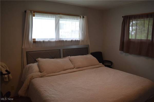 104 Franklin ST, St. Clairsville, OH 43950