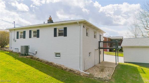 315 Nimitz AVE, Wintersville, OH 43953
