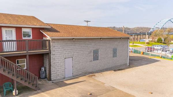 402 11th St#, Moundsville, WV 26041