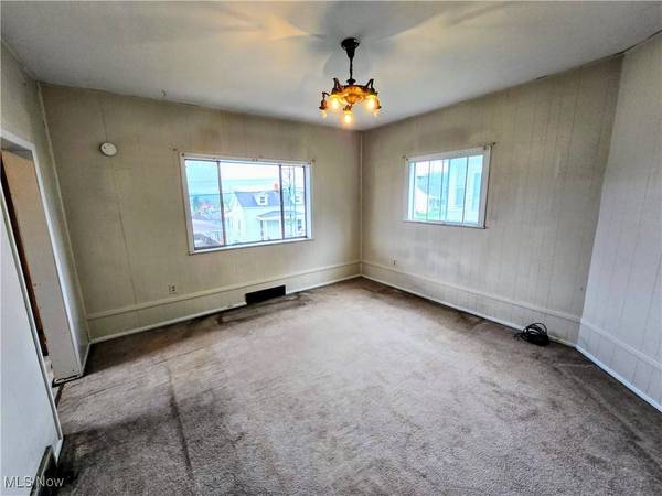 601 Clinton ST, Martins Ferry, OH 43935