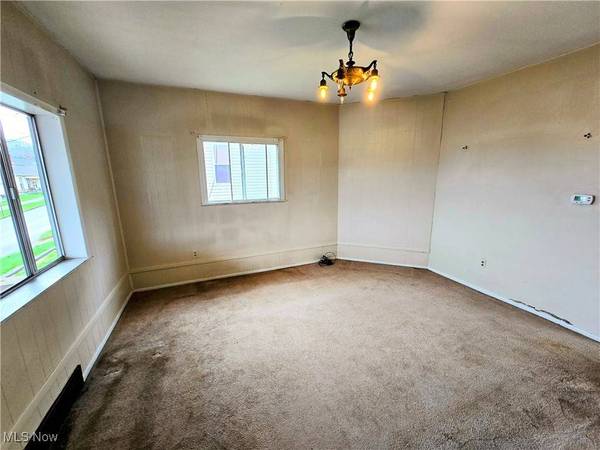 601 Clinton ST, Martins Ferry, OH 43935