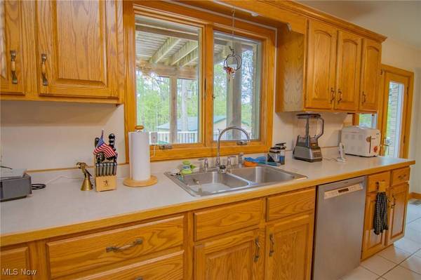 48837 Hillcrest DR, St. Clairsville, OH 43950