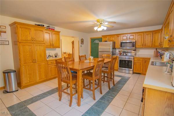 48837 Hillcrest DR, St. Clairsville, OH 43950