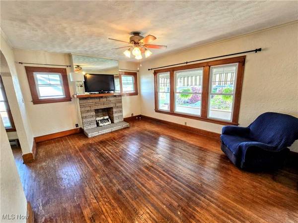 105 W 40th ST, Shadyside, OH 43947