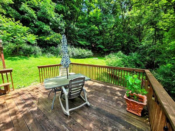 1334 Locust St, Mcmechen, WV 26040