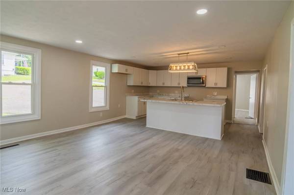 207 W Main ST, St. Clairsville, OH 43950