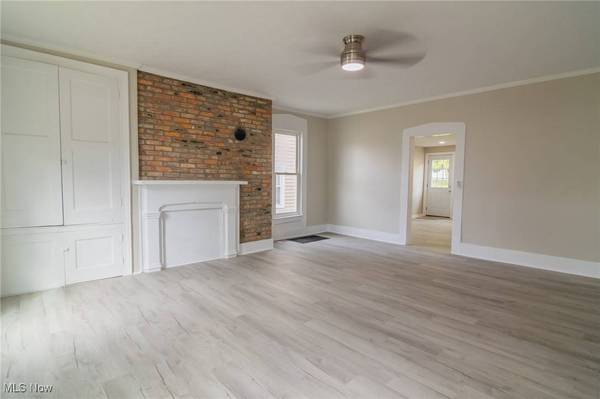 207 W Main ST, St. Clairsville, OH 43950