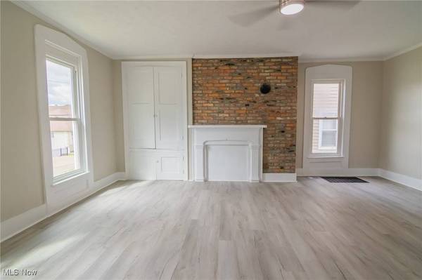 207 W Main ST, St. Clairsville, OH 43950
