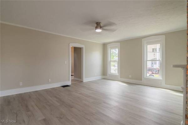 207 W Main ST, St. Clairsville, OH 43950