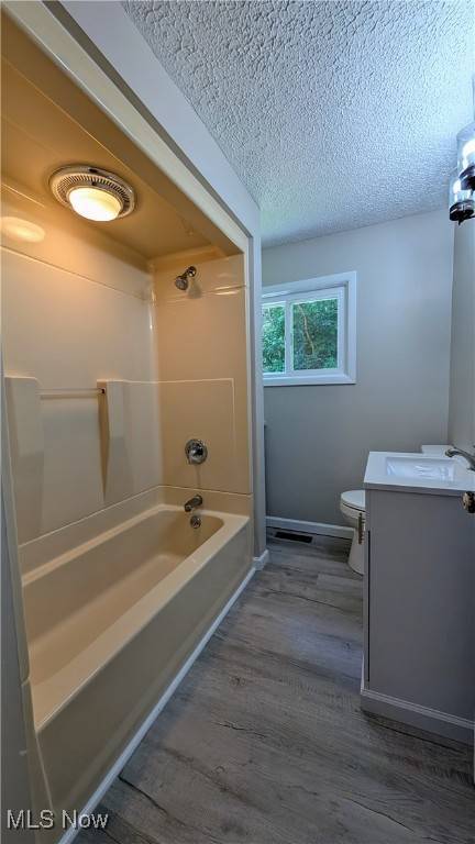 51 Overbrook DR, Bridgeport, OH 43912