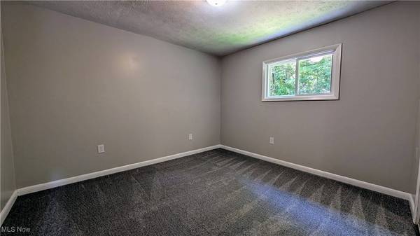 51 Overbrook DR, Bridgeport, OH 43912