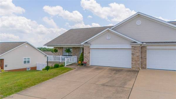 51986 Scotch Pine DR, St Clairsville, OH 43950