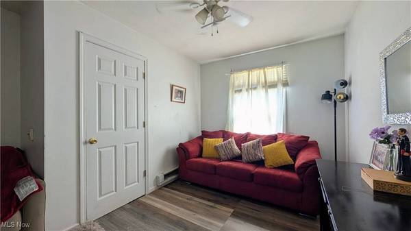 110 N Market ST, St Clairsville, OH 43950