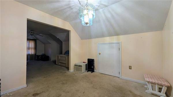 110 N Market ST, St Clairsville, OH 43950