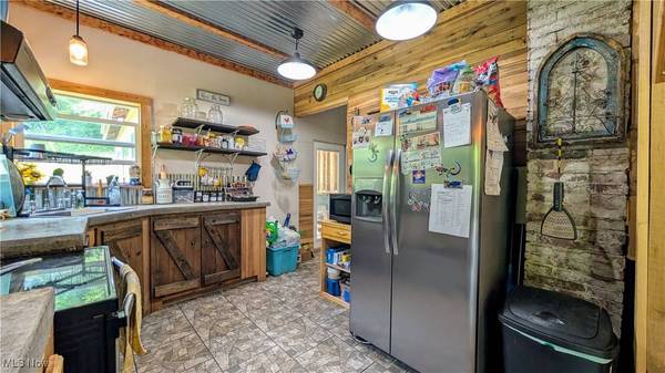 498 County Road 28, Steubenville, OH 43952