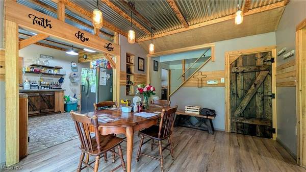 498 County Road 28, Steubenville, OH 43952