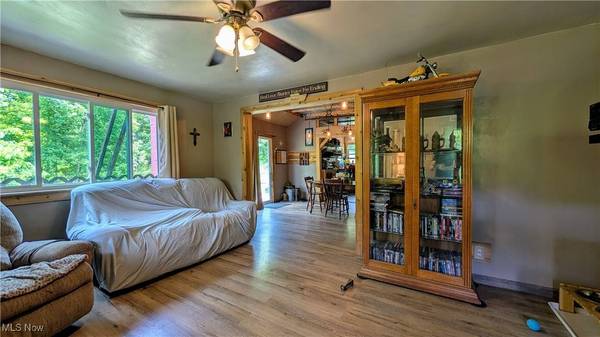 498 County Road 28, Steubenville, OH 43952