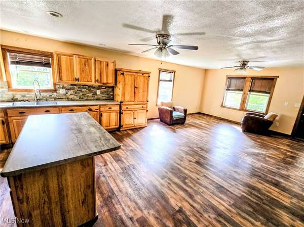 55379 Barnes RD, Martins Ferry, OH 43935