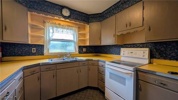 33435 Cadiz Piedmont RD, Flushing, OH 43977