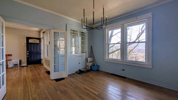 20 Fairfax Dr, Wheeling, WV 26003