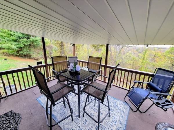 59701 Crozier Ridge RD, Jacobsburg, OH 43933