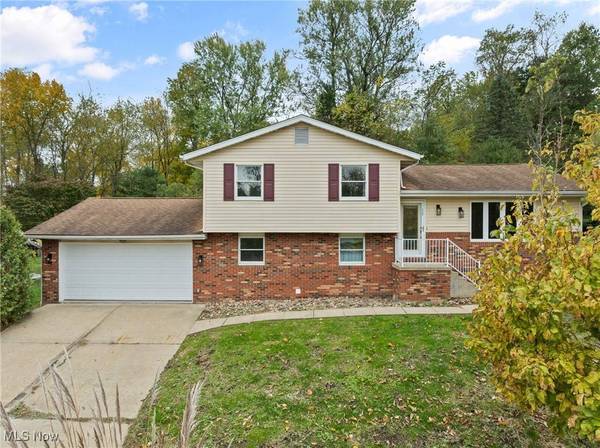 120 Windermere DR, St Clairsville, OH 43950