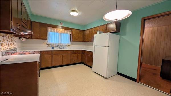 7318 State Route 150, Dillonvale, OH 43917