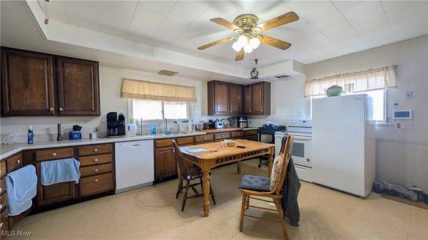 110 Jessica LN, Follansbee, WV 26037