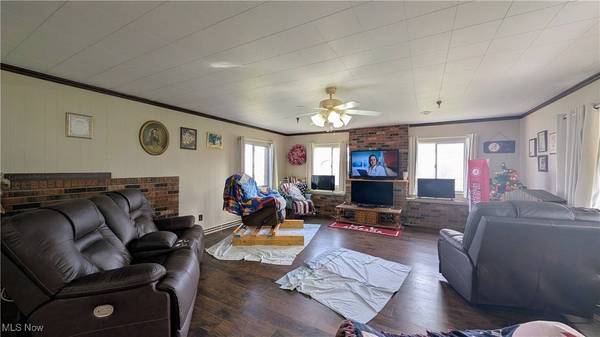 110 Jessica LN, Follansbee, WV 26037