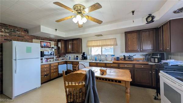 110 Jessica LN, Follansbee, WV 26037